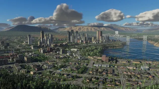 Litoral de la ciudad con montañas de fondo